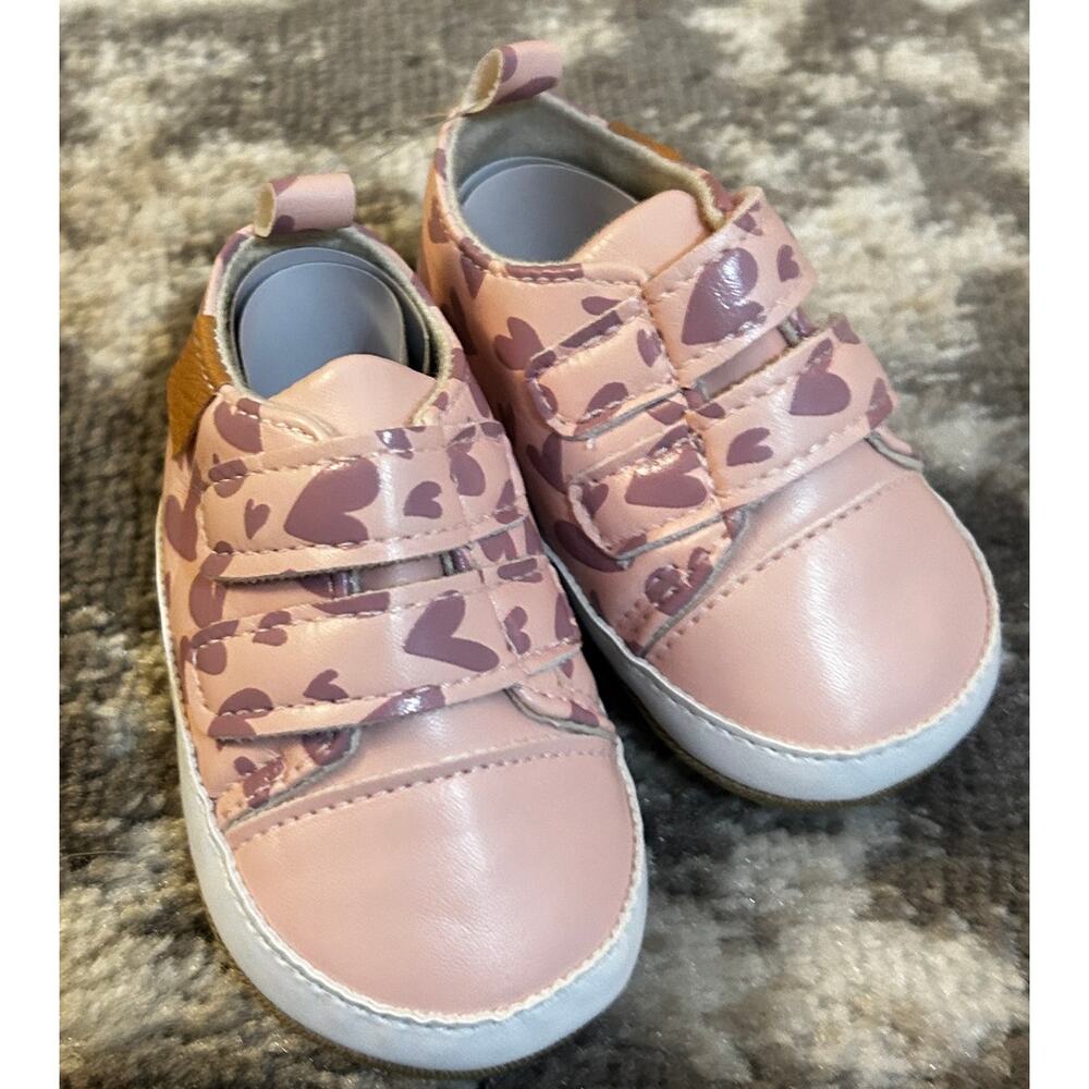 Baby Girl Pink Heart Pattern Faux Leather Sneakers Cozy Cub Size 3 (NWT)